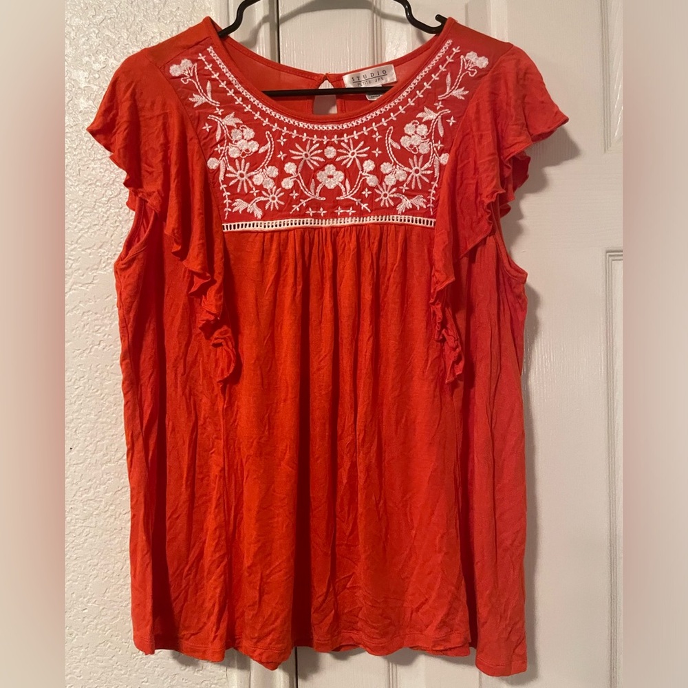 Studio EUC petite large top